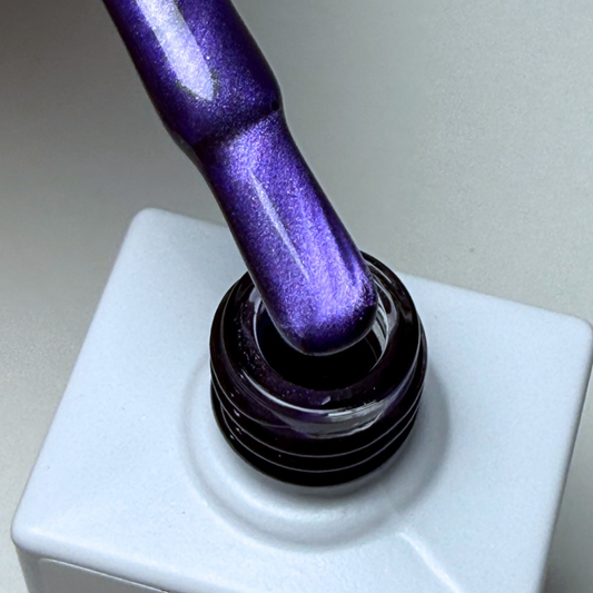 VIOLET CAT EYE
