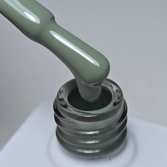 SOFT GREEN GEL POLISH