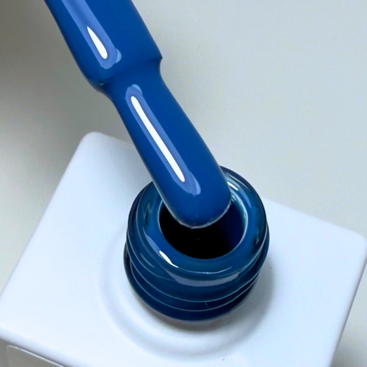 HOLIDAY #16 GEL POLISH