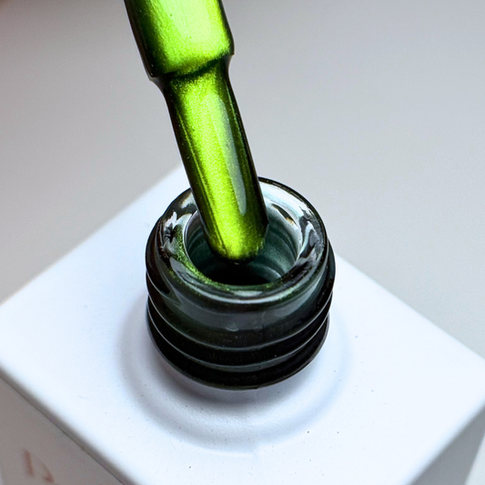 ESMERALD GLOW CAT EYE