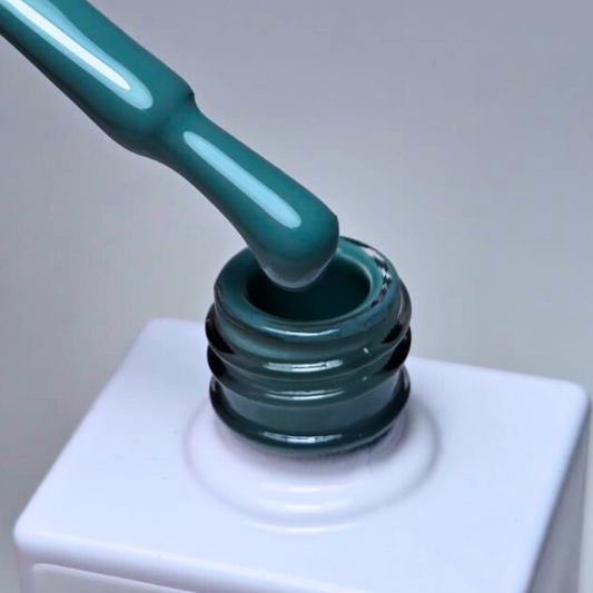 DARK TEAL GEL POLISH